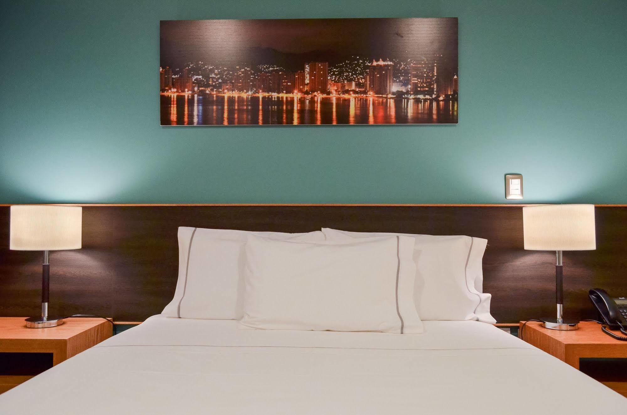 Concept Hotel 萨莫拉-德伊达尔戈 外观 照片