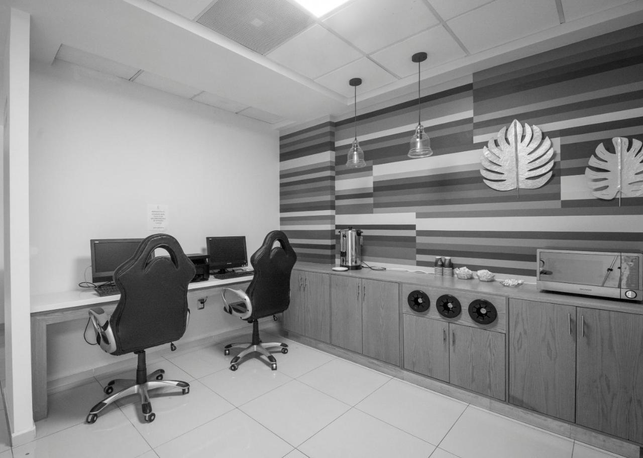 Concept Hotel 萨莫拉-德伊达尔戈 外观 照片